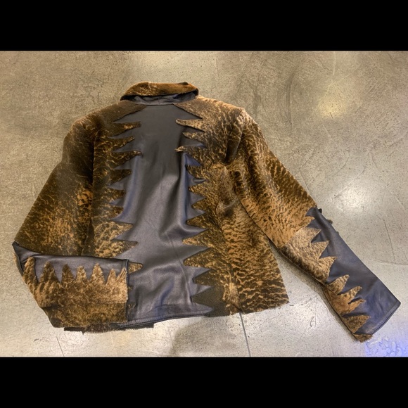 Beautiful fur jacket !! Very nice !! - Picture 3 of 4